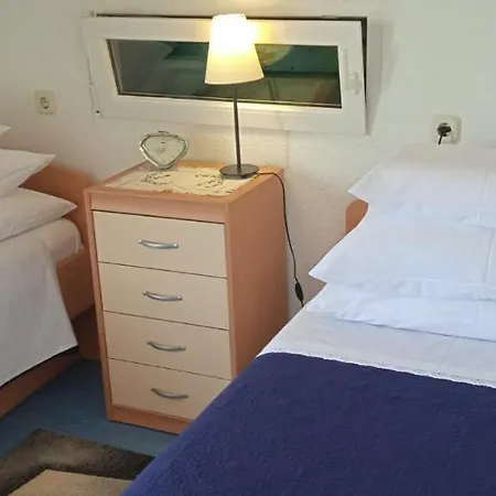 Nyaraló Tiziana *